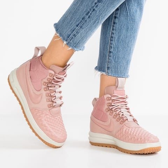 nike duckboot pink